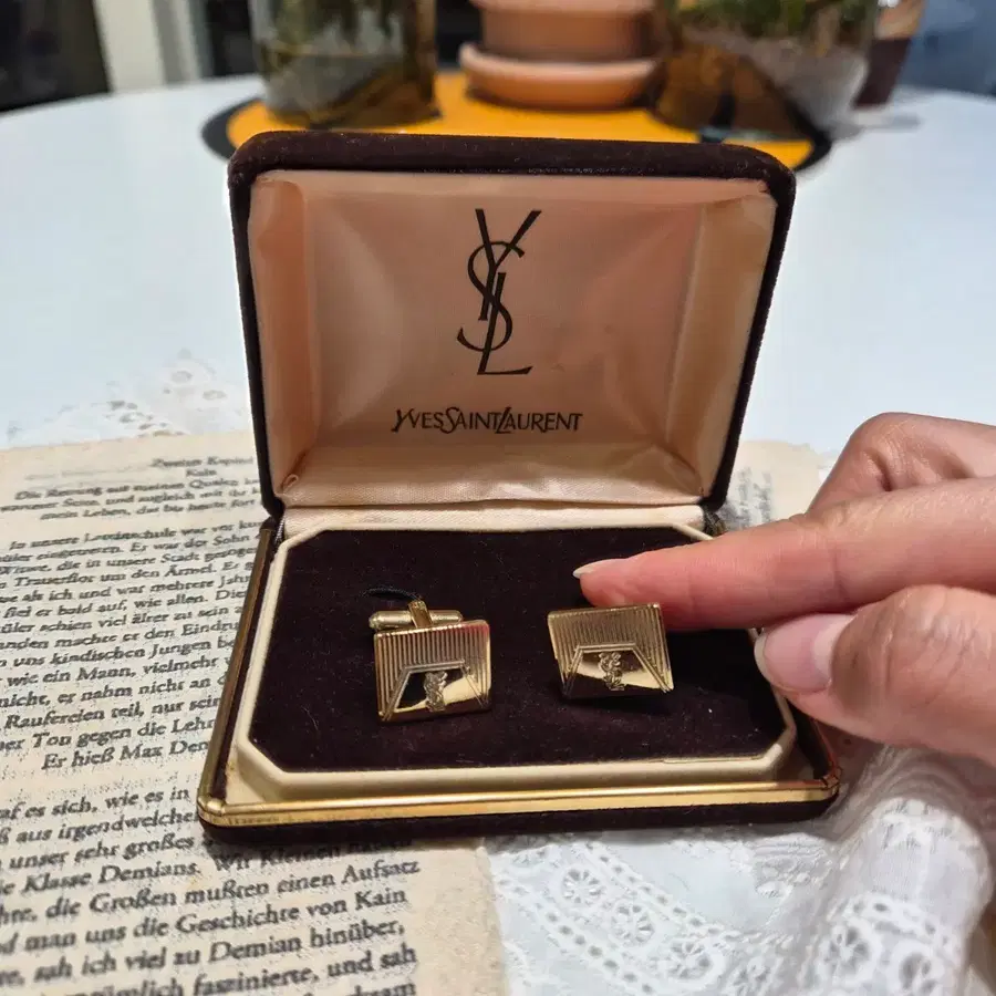 정품 입생로랑 YSL 빈티지 커프스링크 :) 전용 벨벳케이스 포함
