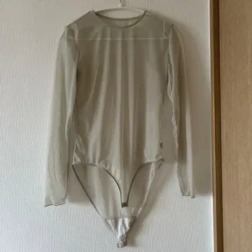 시어 소재 긴팔 바디수트 베이지