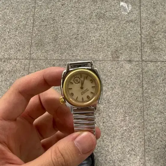 솔로이스트x바그워치 32mm