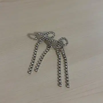 UNITED ARROWS 리본 큐빅 귀찌