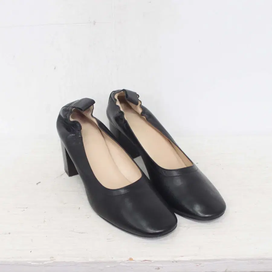 [정품] 에버레인(EVERLANE) 여성 블랙 천연가죽 구두 7사이즈 정인샵
