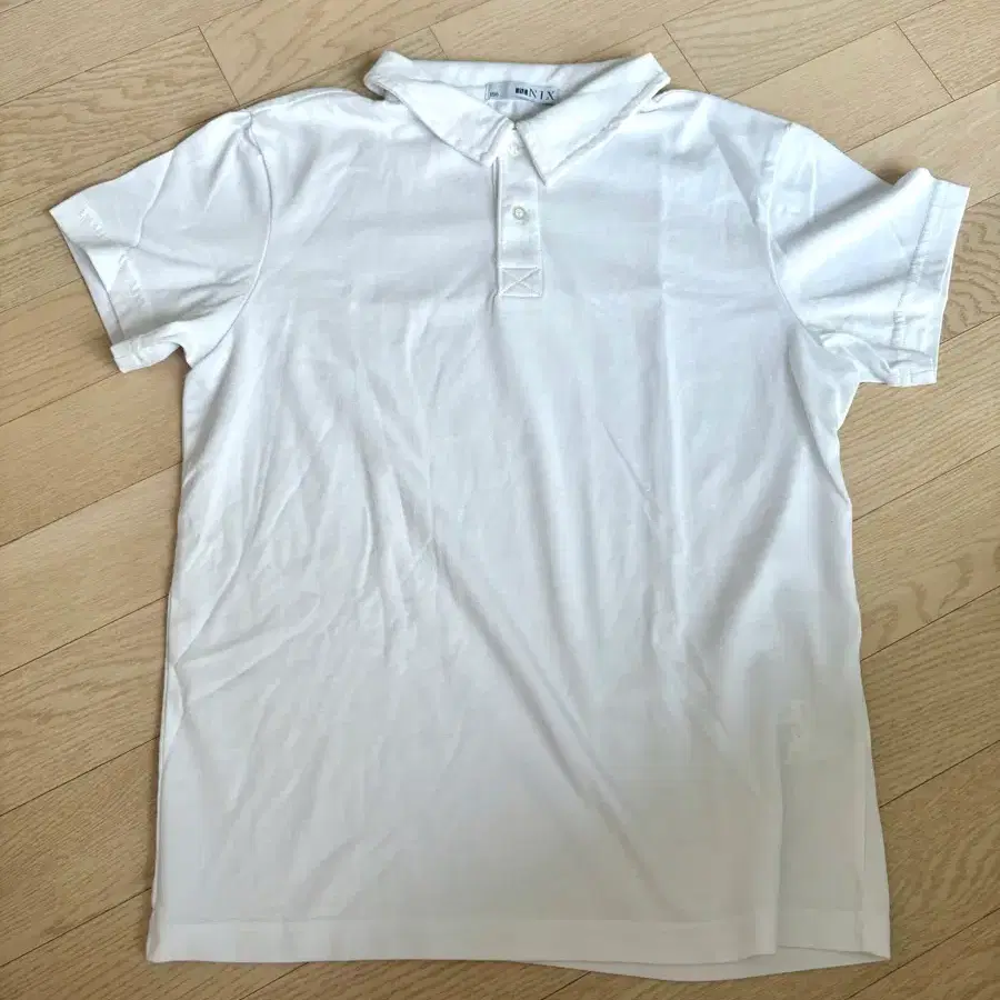 닉스 흰색 카라 반팔티