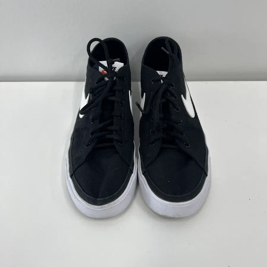 NIKE 나이키 코트 레거시 캔버스 로우 스니커즈 270