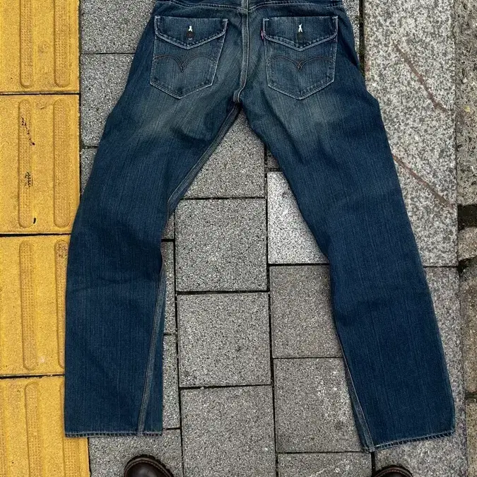 Levis 514 Slim Straight Denim Pants