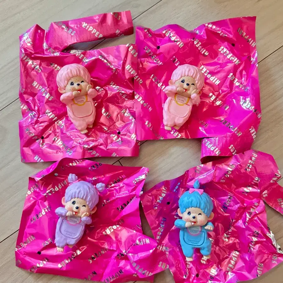 몬치치 히퍼 컬러즈 윙크(팝니다)