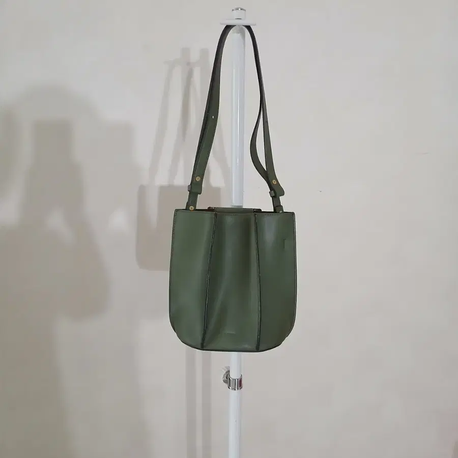 LOEUVRE 루에브르 토트 앤 숄더