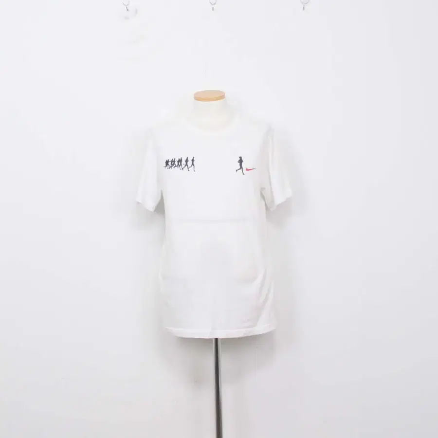[정품] 나이키(NIKE) 남성 화이트 면 반팔 라운드티셔츠 M사이즈 정인샵