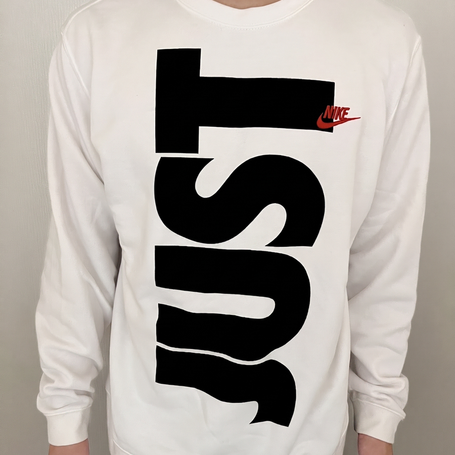[L/100] 나이키 JUST DO IT 빅로고 화이트 스웨트셔츠 (상태 최상)