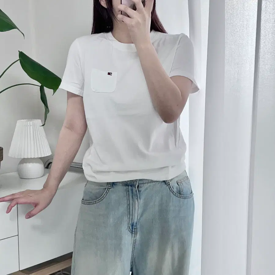 타미 화이트 포켓 라운드 반팔티 [ M ]