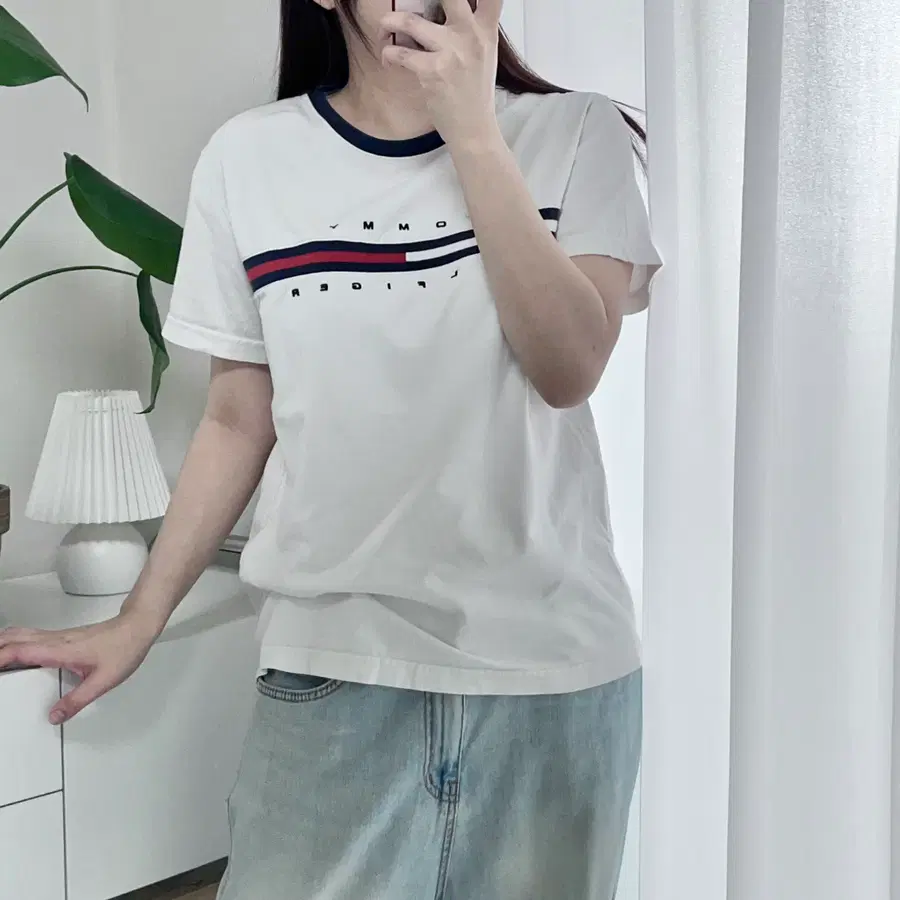 타미 화이트 띠줄로고 라운드 반팔티 [ M ]