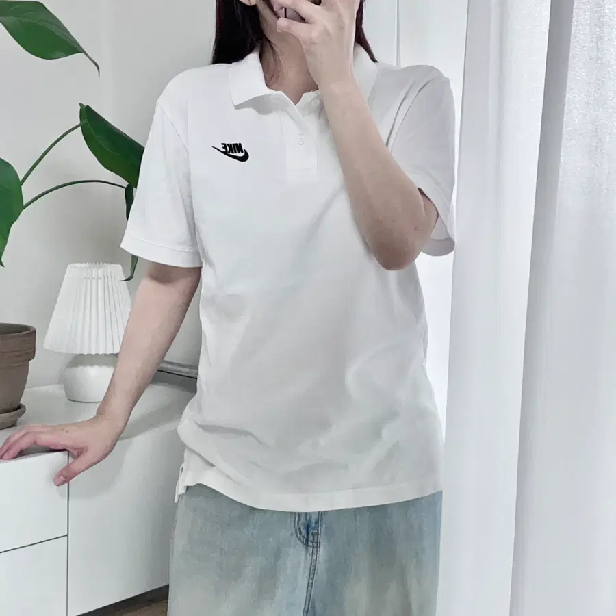 나이키 화이트 푸츄라 반팔카라티 [ M ]