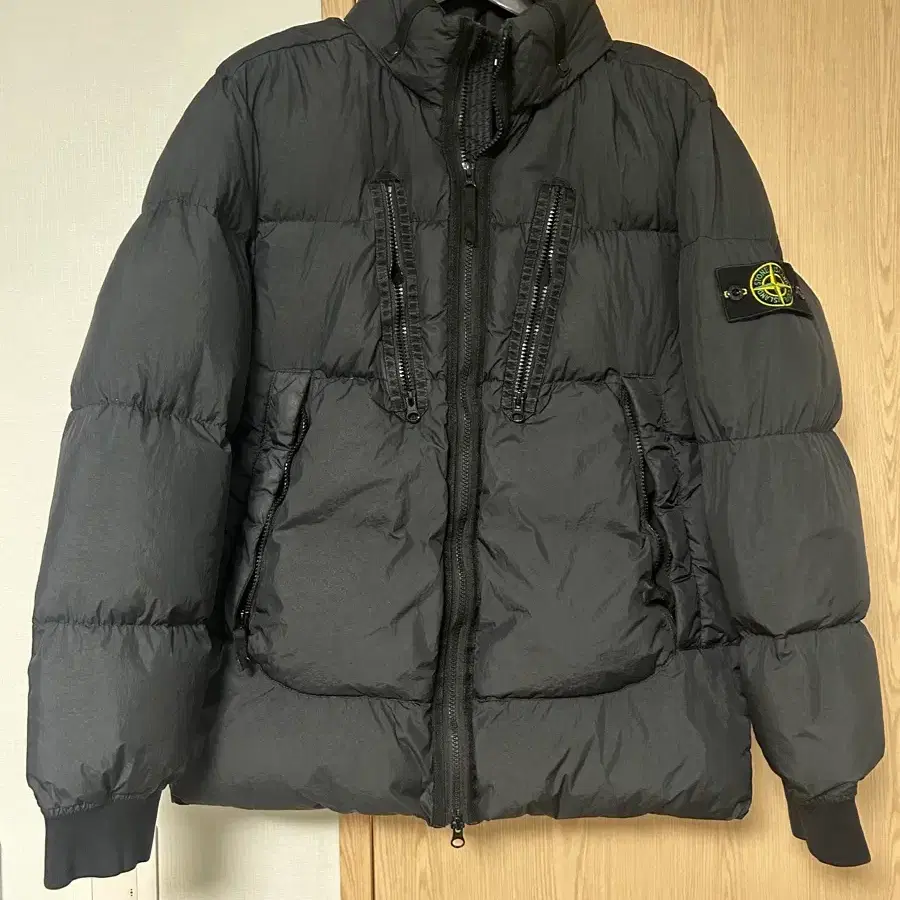 21fw 스톤아일랜드 크링클랩스 논후드 패딩