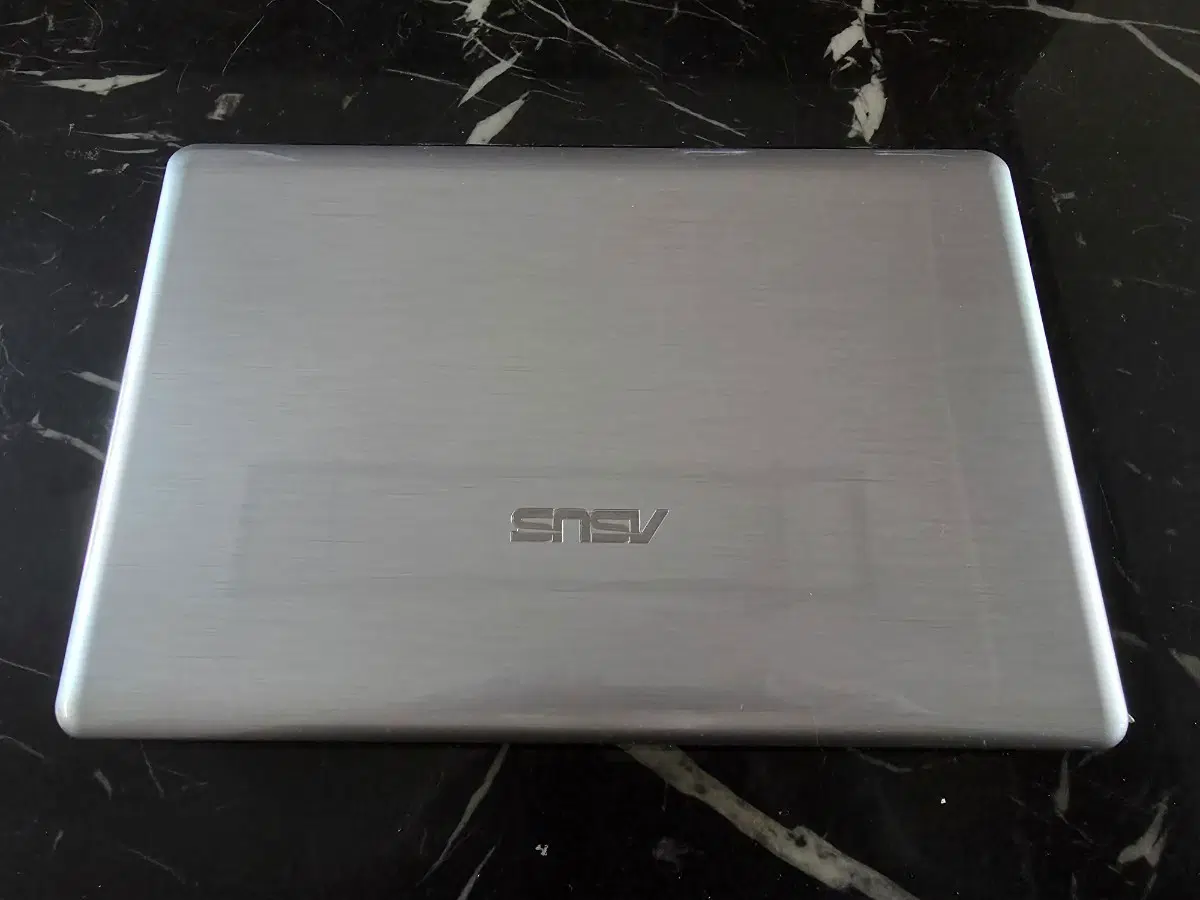 ASUS EEE PC 1201T 모델 판매합니다.