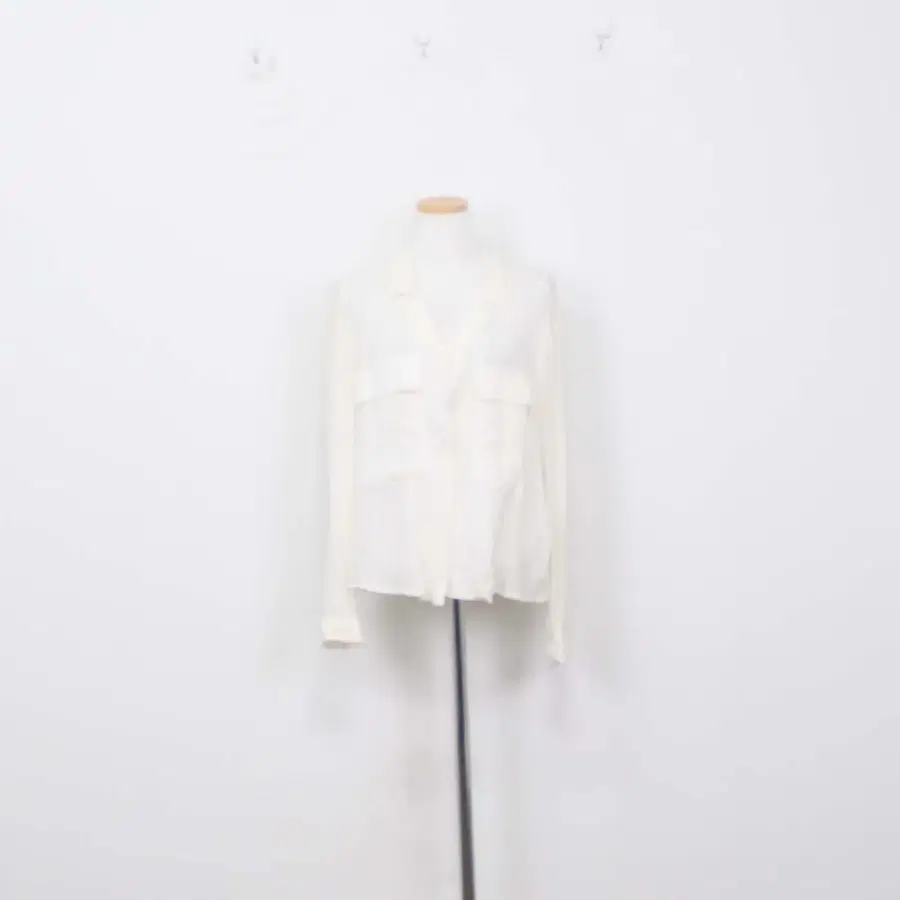 [정품] 자라(ZARA) 여성 아이보리 경량 비스코스 캐주얼 블라우스 셔츠 S사이즈 정인샵