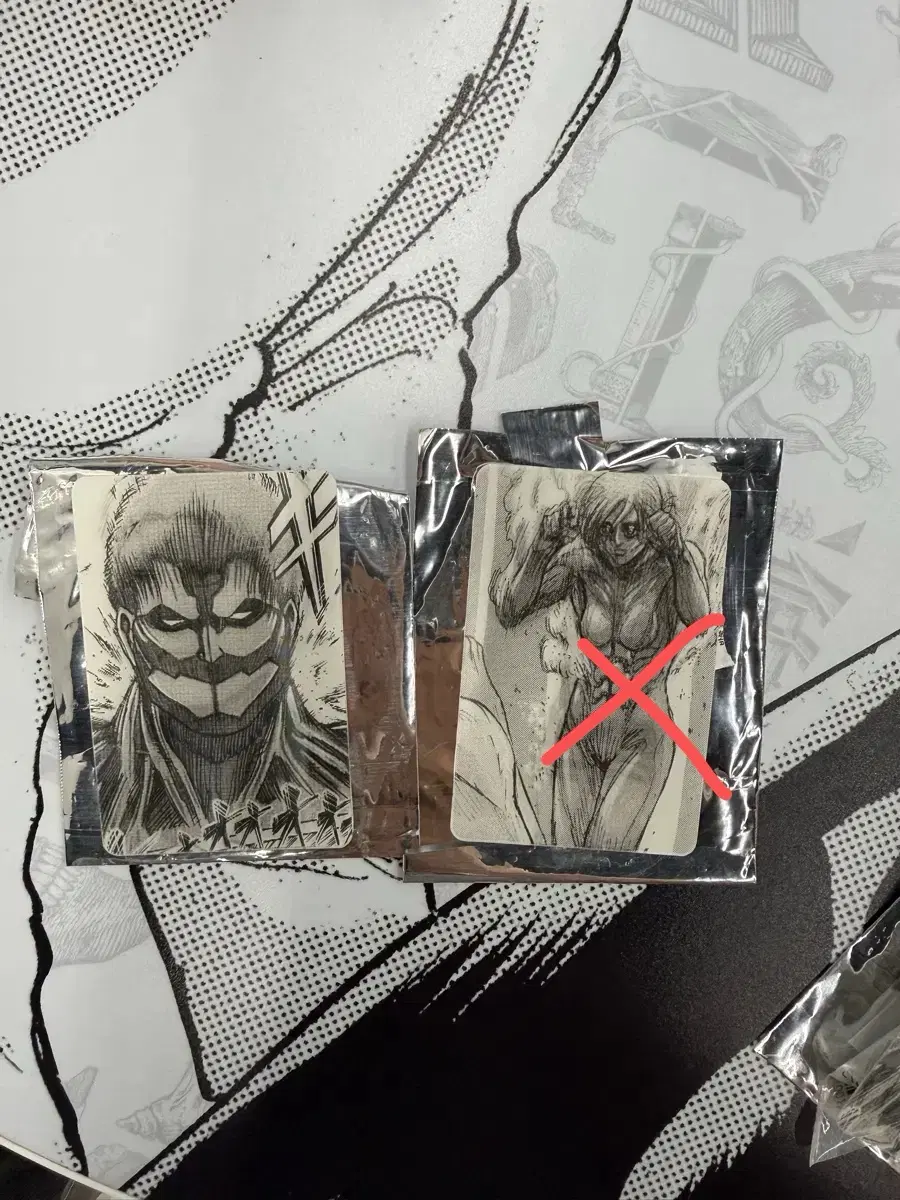 진격의거인 전시회 랜덤 렌티큘러 포토카드 라이너 갑옷거인 애니 여성형거인