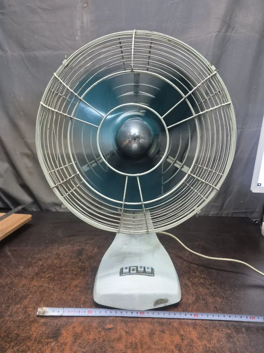 1970년대 철제 도시바 탁상용 선풍기 화이트