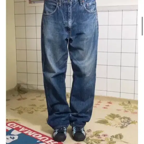 Levi's 502 denim pants