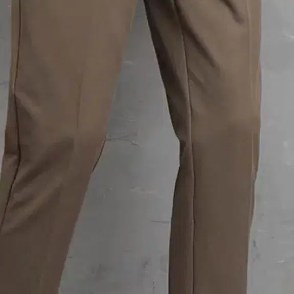 베이지 슬랙스