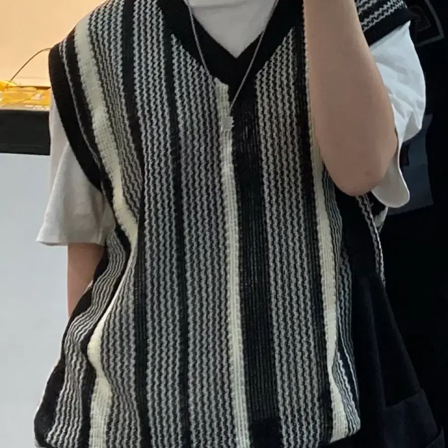 스트라이프 니트 조끼