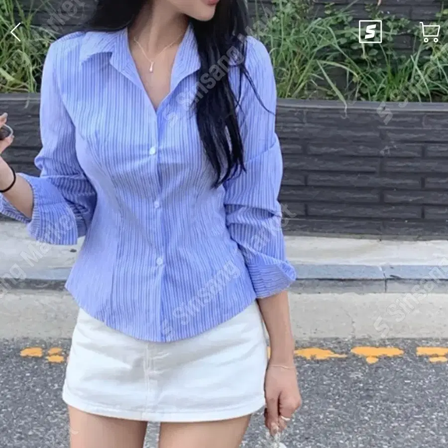 (새상품) 슬림핏 스트라이프 셔츠(소라)