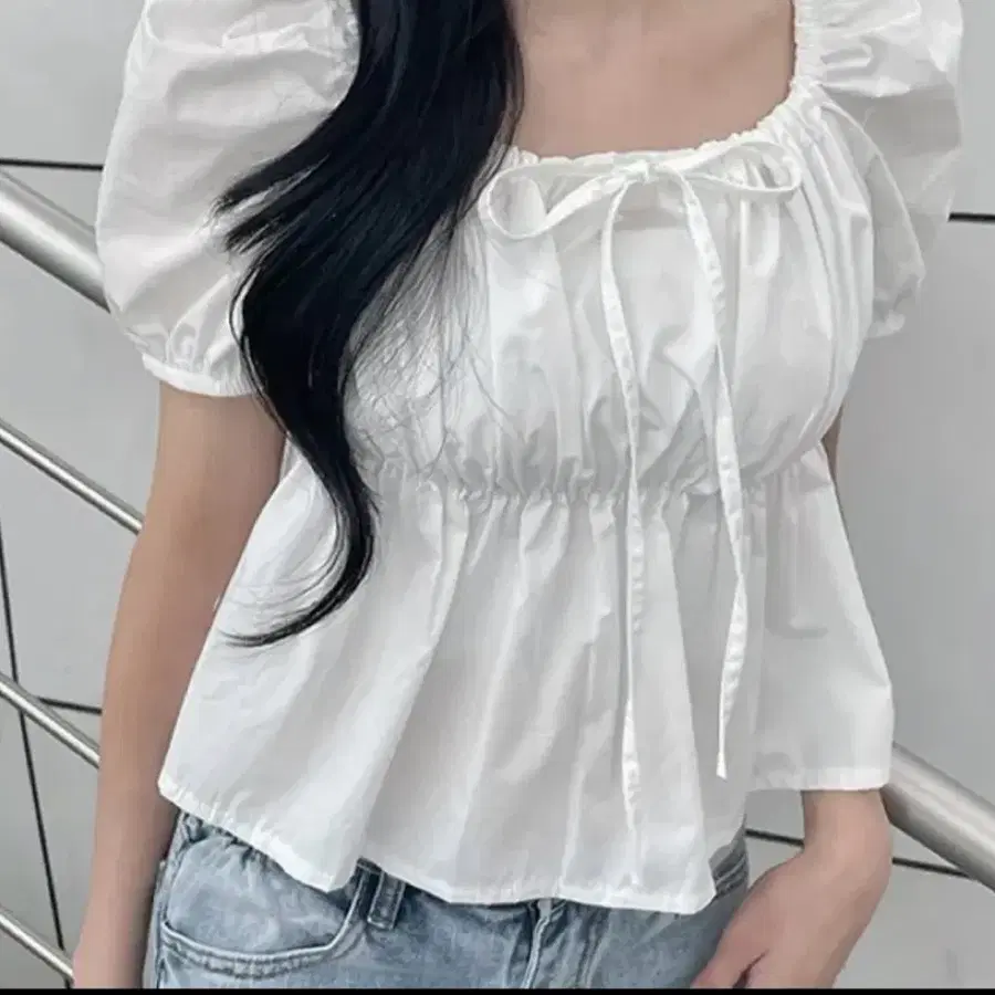 흰색 블라우스