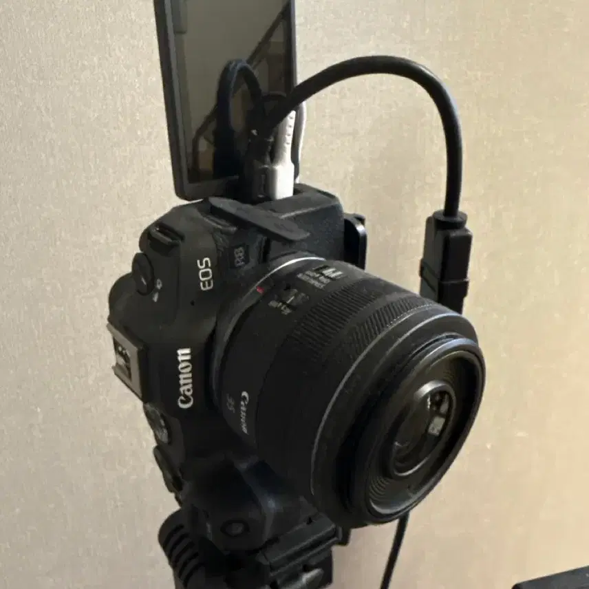 Dslr r8