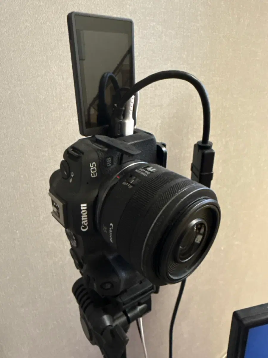 Dslr r8