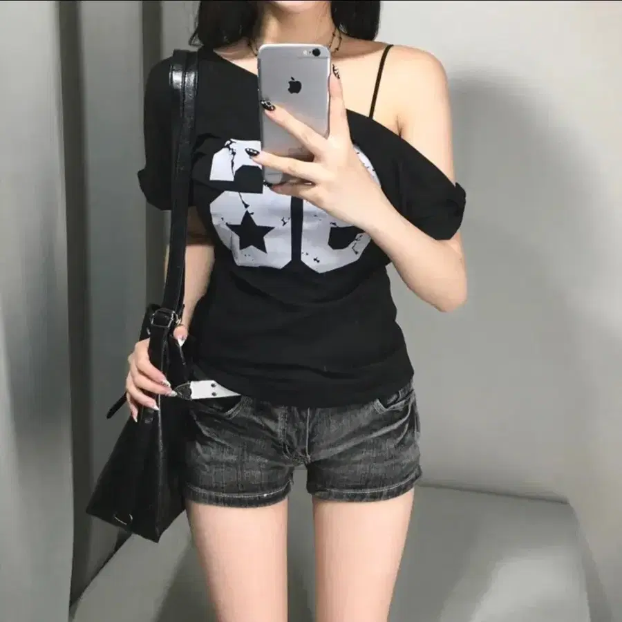 에이블리 반팔 오프 언발 티셔츠