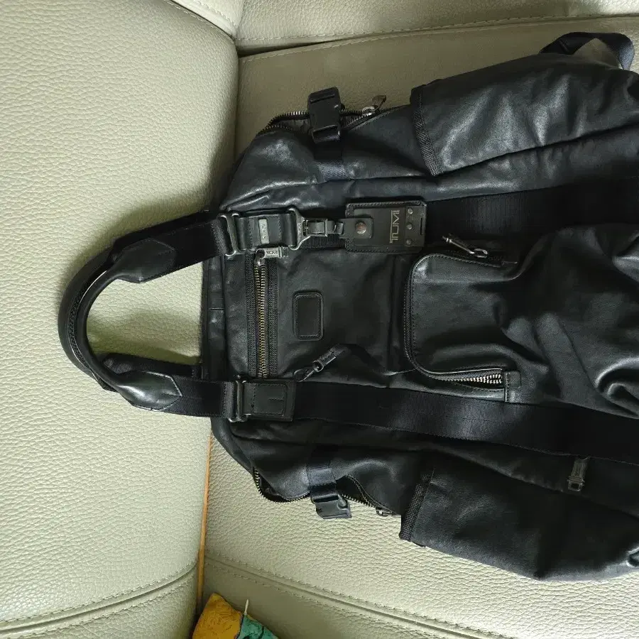 투미(TUMI) 92380D2 르준(Lejeune) 올가죽 백팩 블랙 판매합니다.