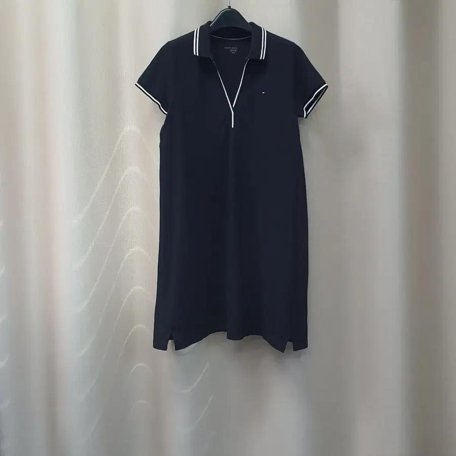 타미힐피거 브이넥 반소매 원피스