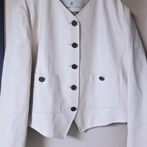 메종마레 아이보리 레더자켓 myr