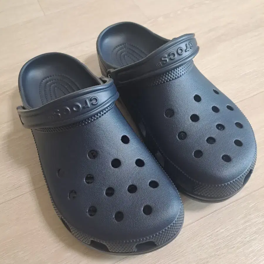 크록스 클래식 클로그 네이비 270