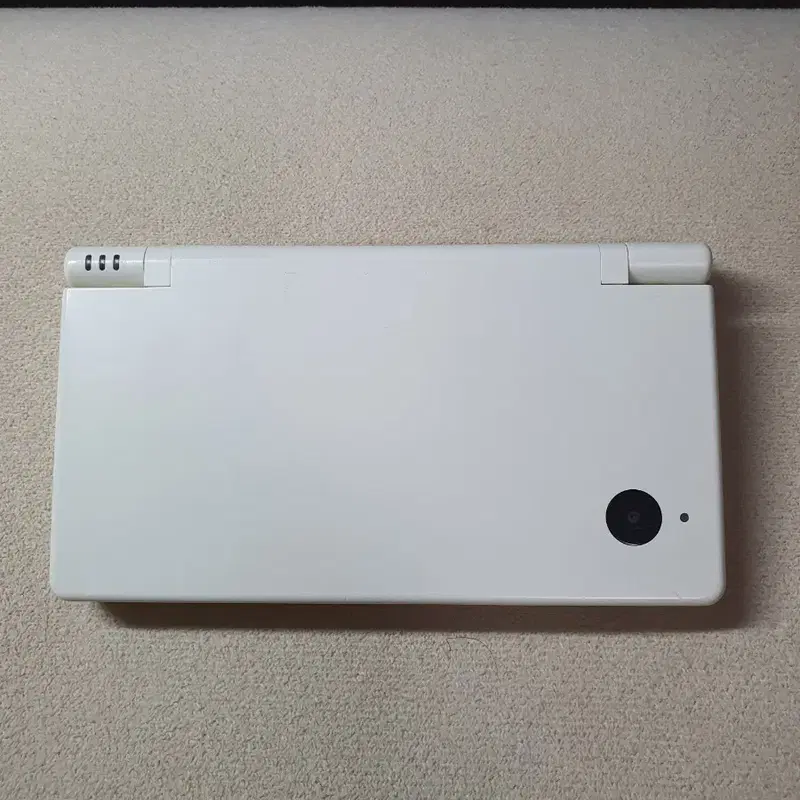 닌텐도 DSi 화이트(우고메모 내장)