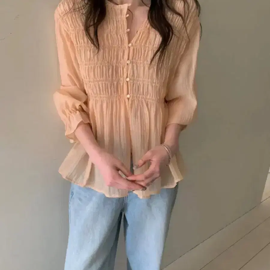 포스터 뉴유리아 블라우스