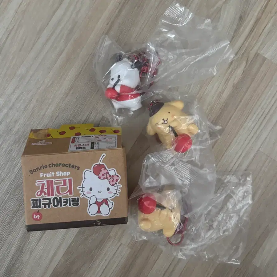 산리오 포챠코 폼폼푸린 체리 피규어 키링