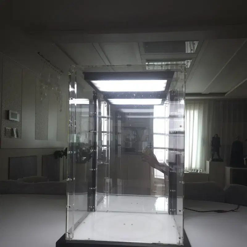 고급 아크릴 피규어 장식장 팝니다
