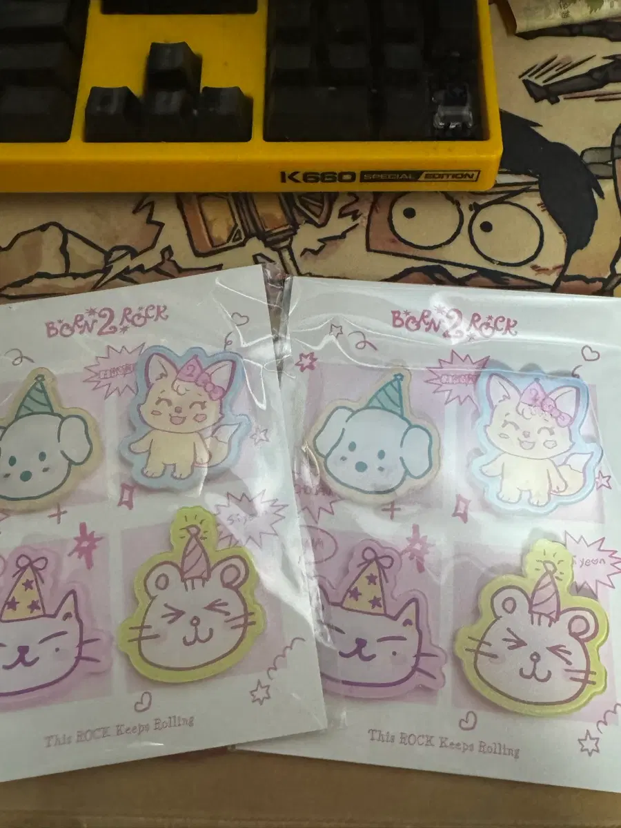 QWER 자석굿즈
