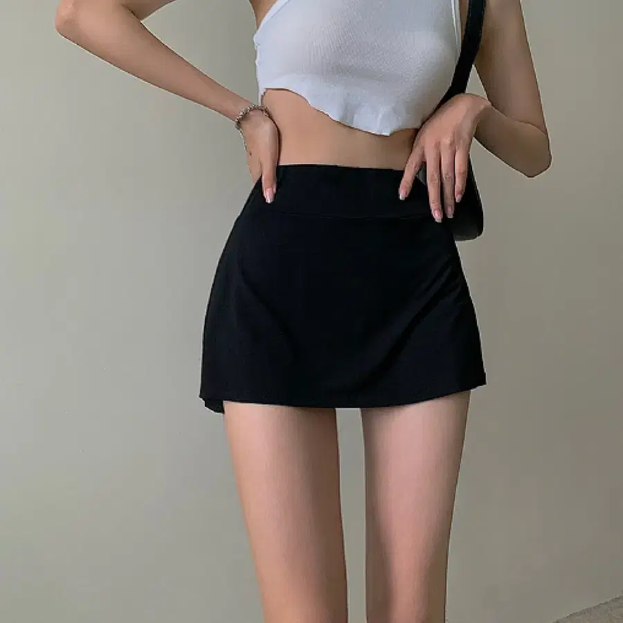 [새상품/5,000원] 쫀쫀 밴딩 런닝 트레이닝 속바지 미니 스커트 (블랙)