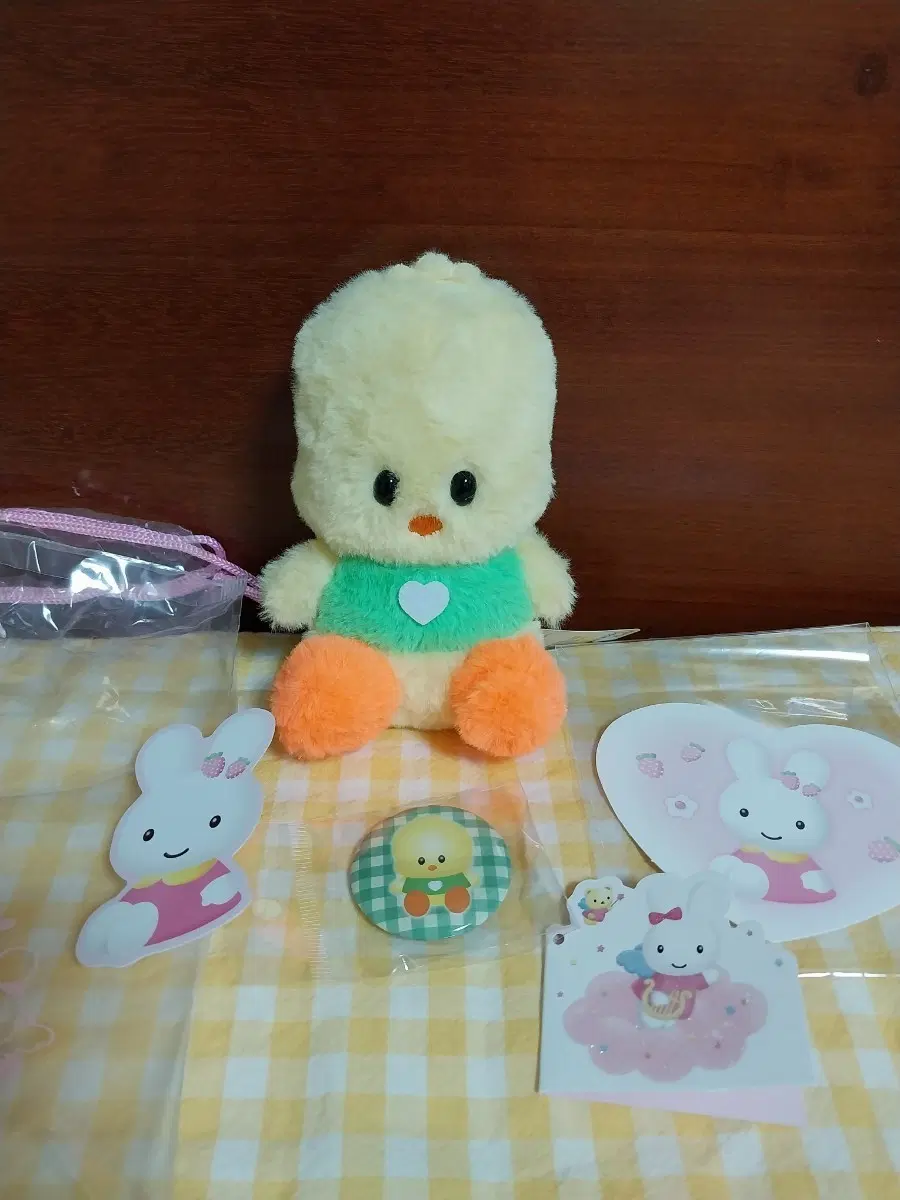 스윙셋 영아트 피피인형, 핀버튼