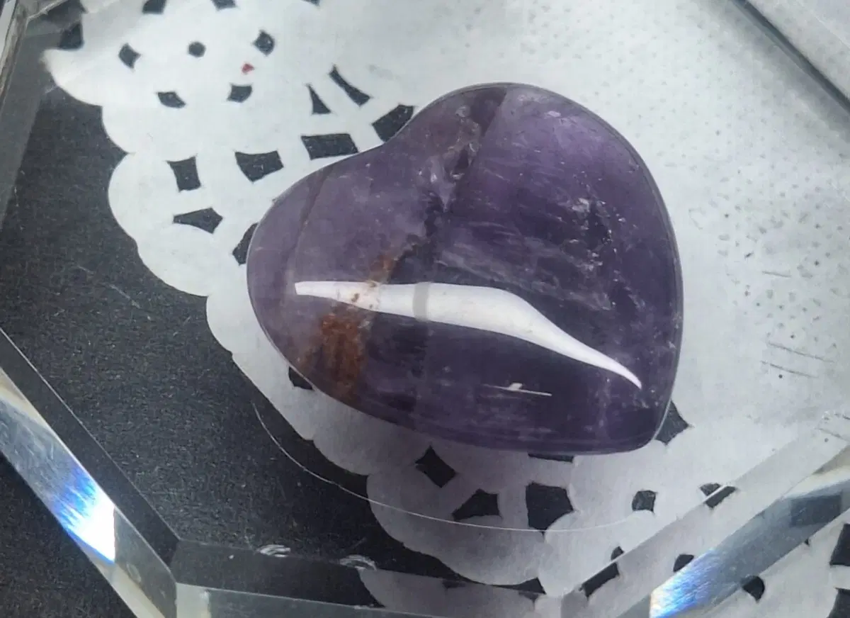 유럽귀족의부와권력 고귀한자태 천연자수정 하트