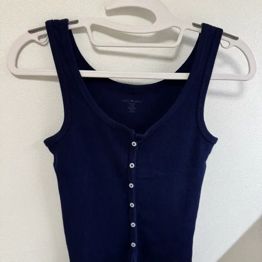 브랜디멜빌 네이비 나시 슬리브리스 brandy melville