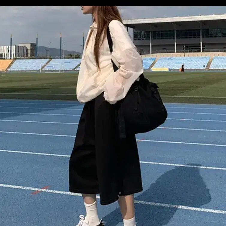 블랙 와이드 버뮤다 팬츠