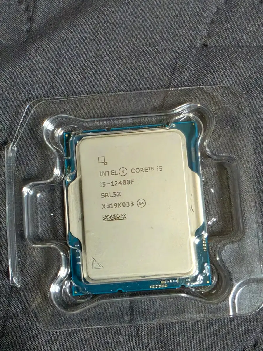 인텔 코어 i5-12400F CPU