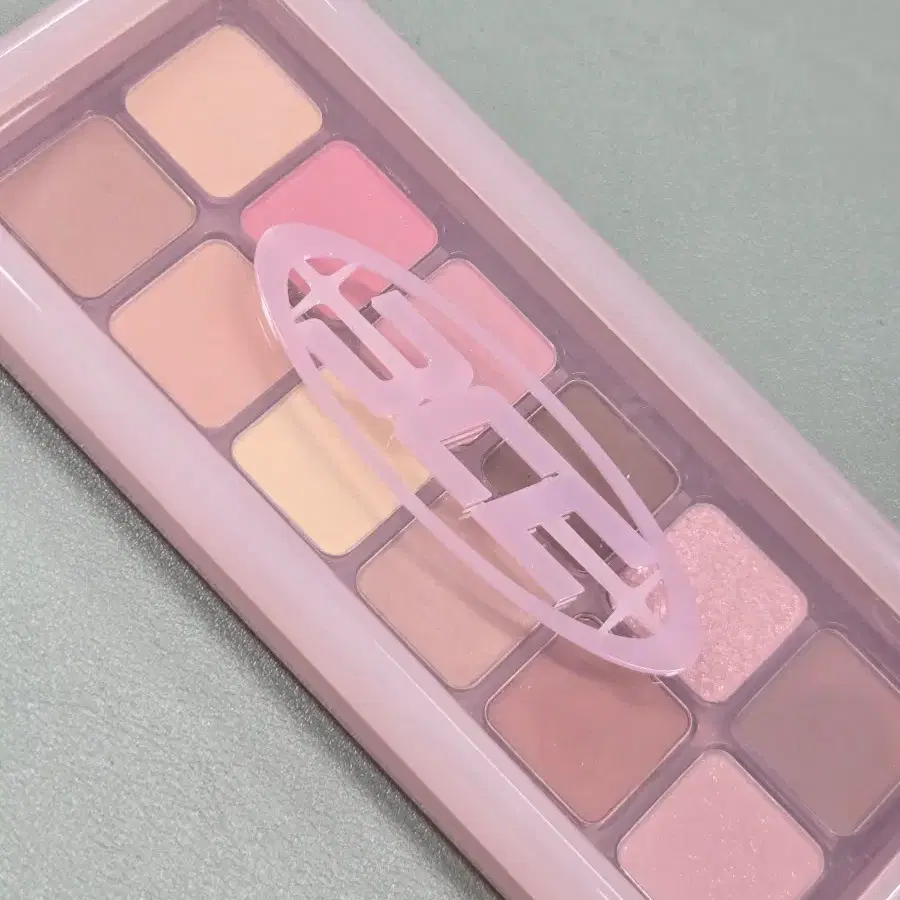 3CE 뉴테이크 아이섀도우팔레트 #purely