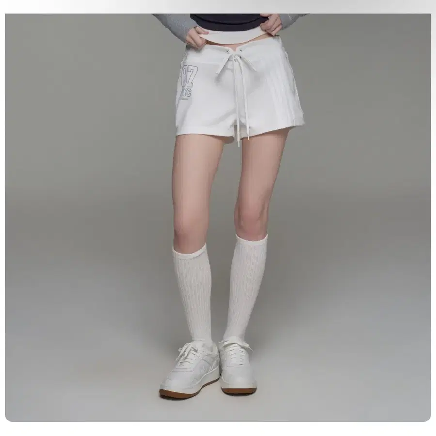 클리시어 반바지 87 Layered routine club shorts, White