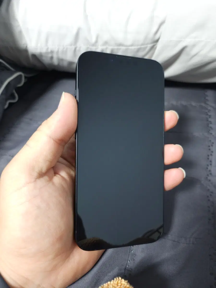 아이폰16e 128GB 배터리효율 100%