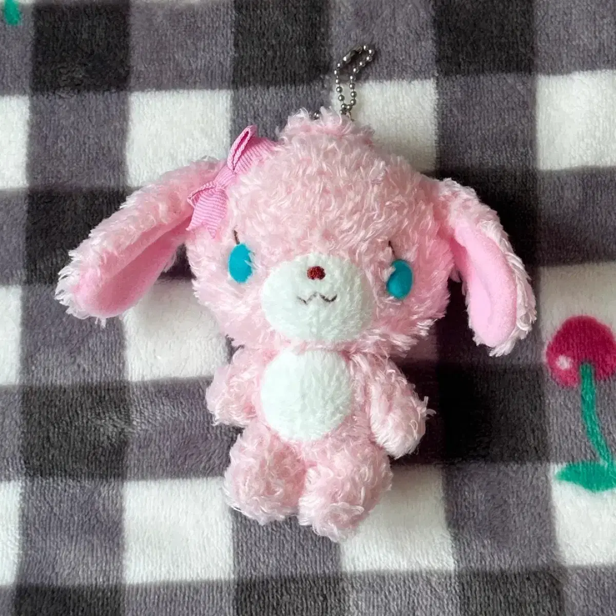 산리오 슈가바니즈 모모우사 마스코트 키링 블루택 인형
