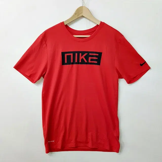 NIKE 나이키 드라이핏 티셔츠 레드