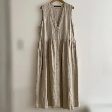미즈이로 인드 린넨 슬리브리스 원피스 베이지