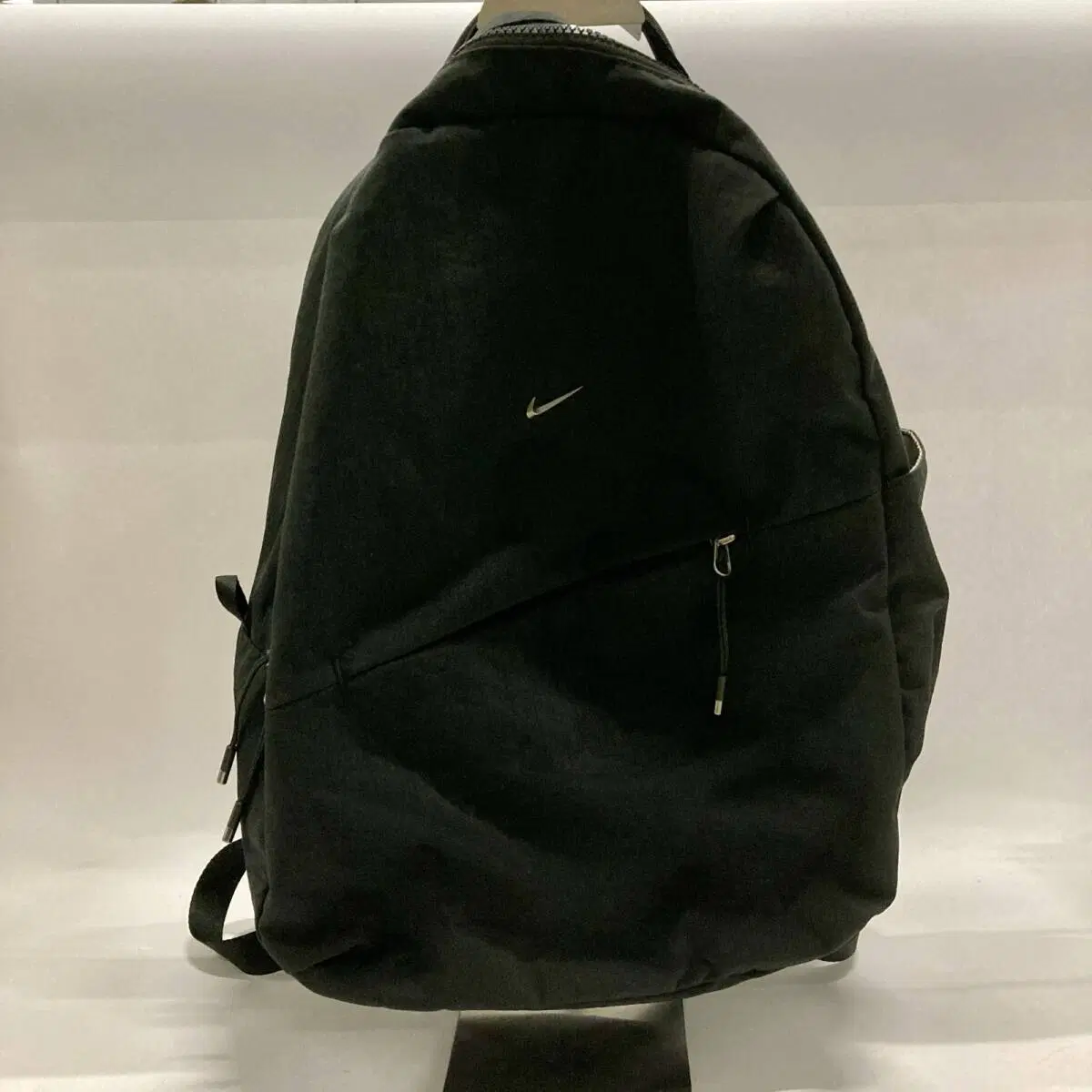 나이키 NIKE 아우라 백팩 24L 블랙/건메탈